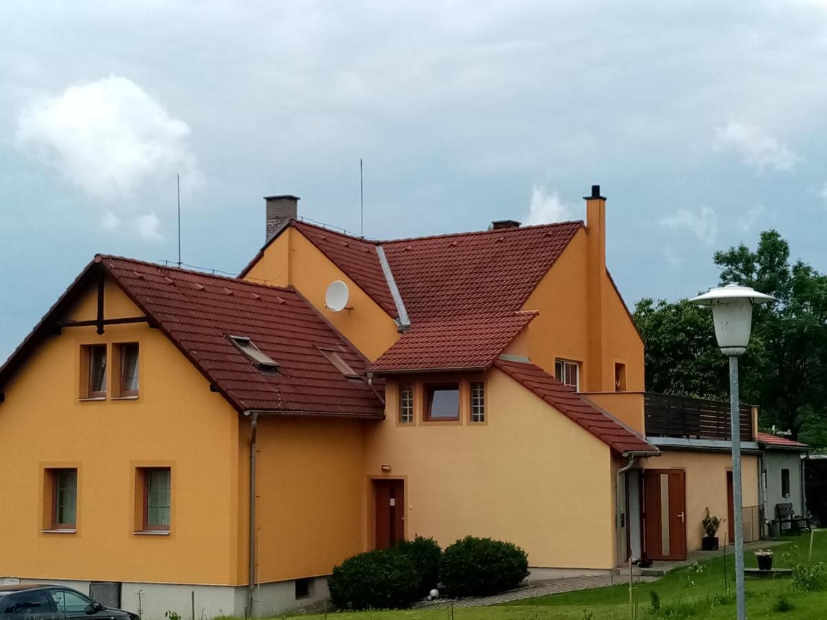 Mija Apartman S Vinnym Sklipkem, Zahradou A Grilem Kájov 외부 사진